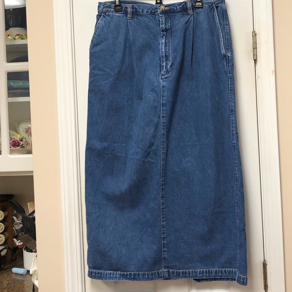 Vintage (circa 1999) Eddie Bauer denim skirt.  Size 16